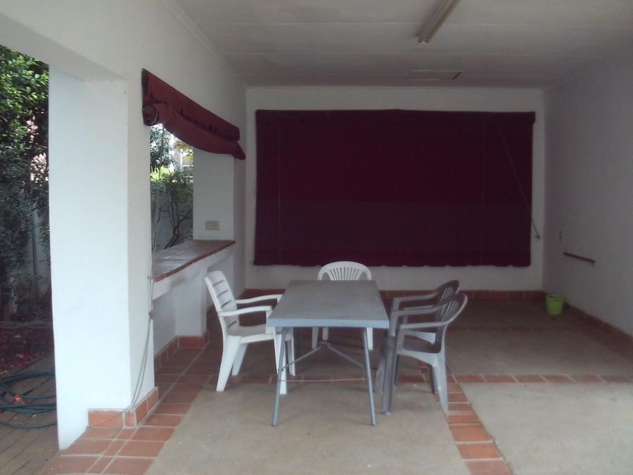 To Let 2 Bedroom Property for Rent in Groenkloof Gauteng