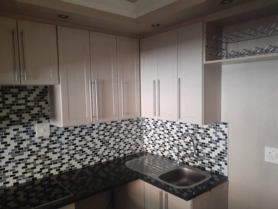 To Let 2 Bedroom Property for Rent in Groenkloof Gauteng
