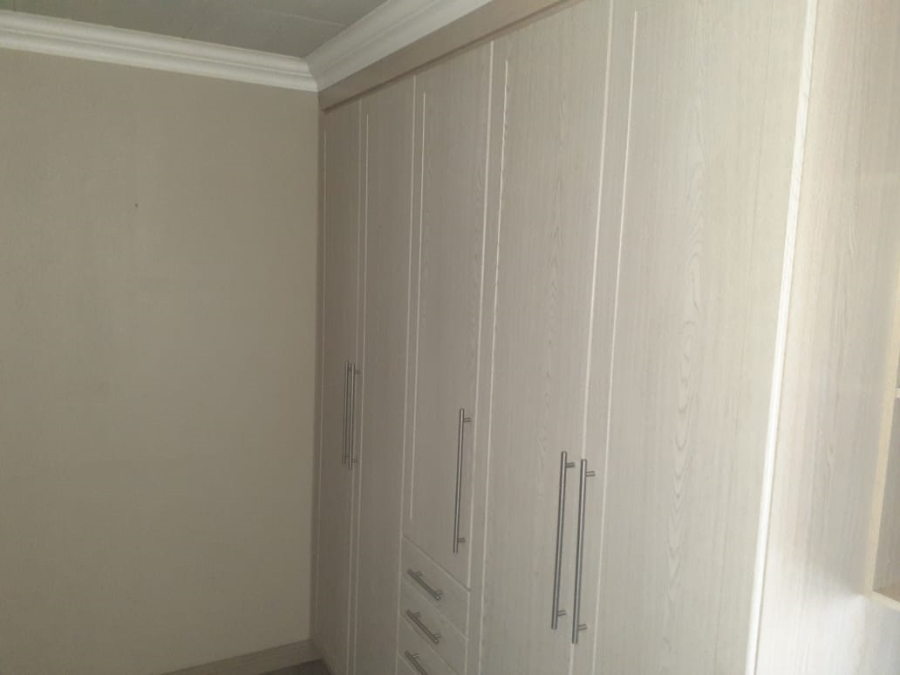 To Let 2 Bedroom Property for Rent in Groenkloof Gauteng