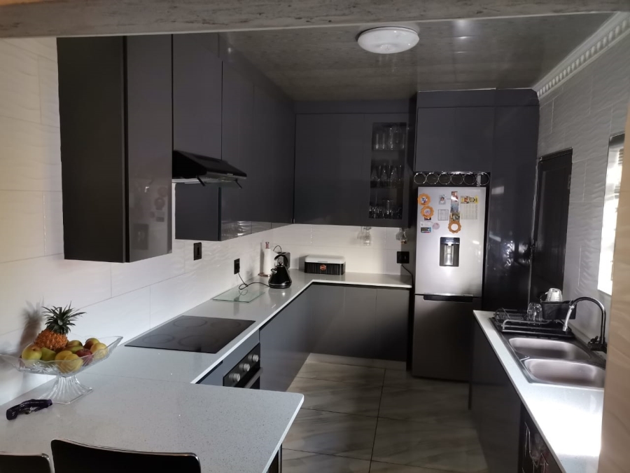 3 Bedroom Property for Sale in Witpoortjie Gauteng