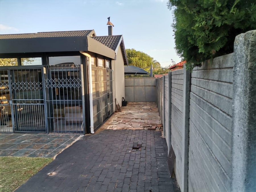 3 Bedroom Property for Sale in Witpoortjie Gauteng