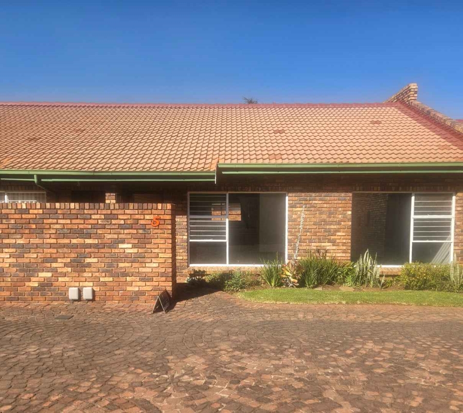 2 Bedroom Property for Sale in Mayberry Park Gauteng