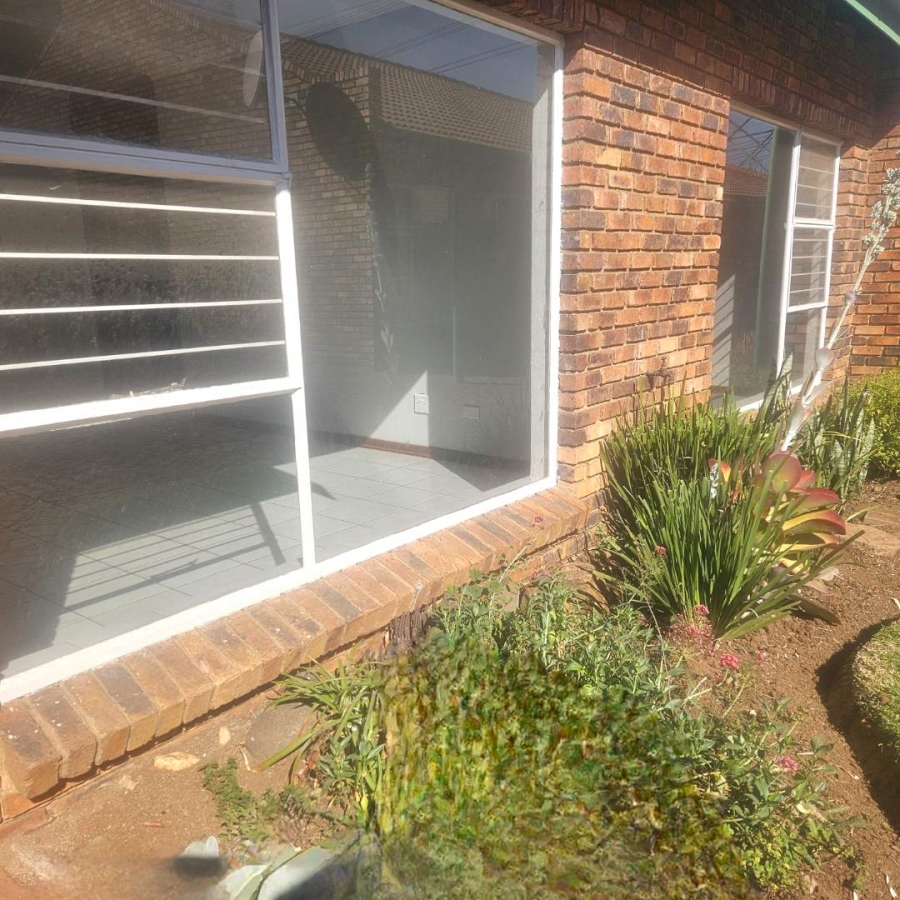 2 Bedroom Property for Sale in Mayberry Park Gauteng
