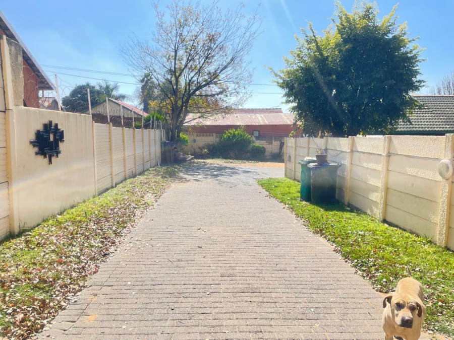 3 Bedroom Property for Sale in Tulisa Park Gauteng