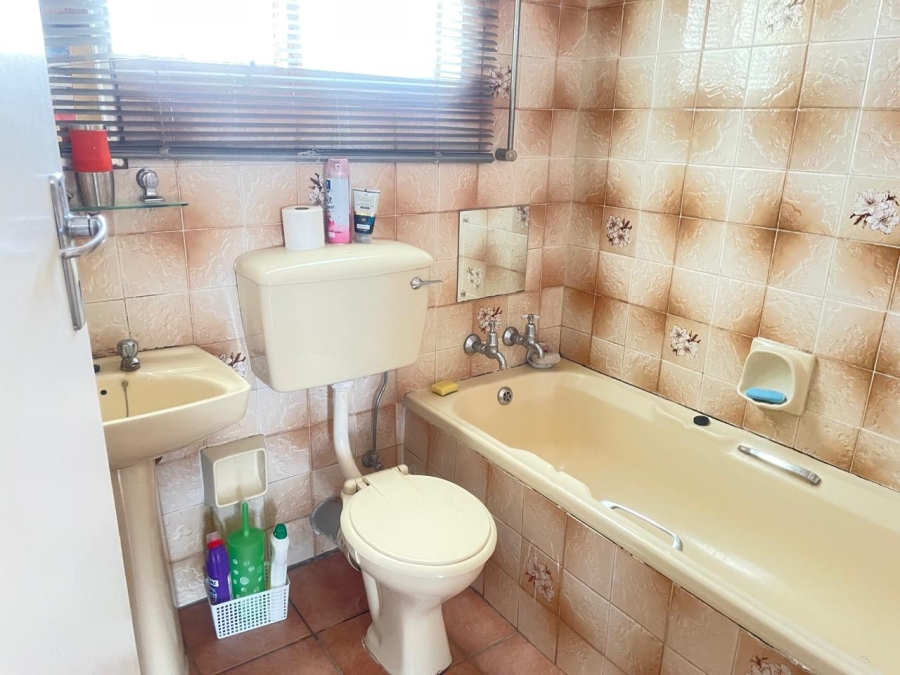 3 Bedroom Property for Sale in Tulisa Park Gauteng