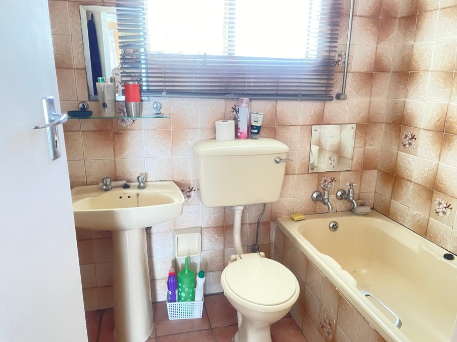 3 Bedroom Property for Sale in Tulisa Park Gauteng