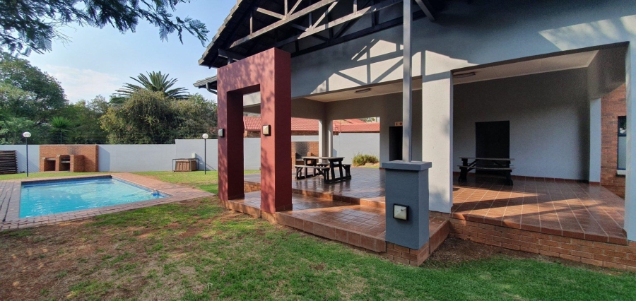 2 Bedroom Property for Sale in Glenanda Gauteng
