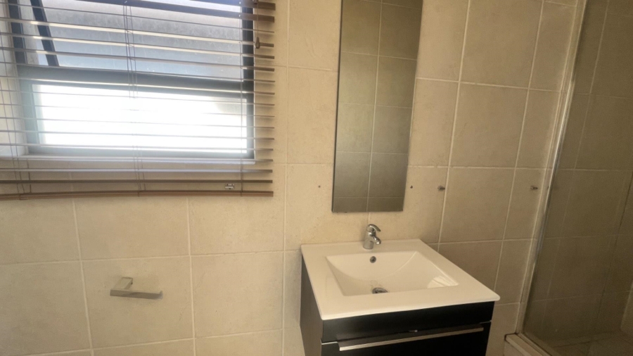 2 Bedroom Property for Sale in Glenanda Gauteng