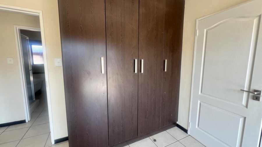 2 Bedroom Property for Sale in Glenanda Gauteng