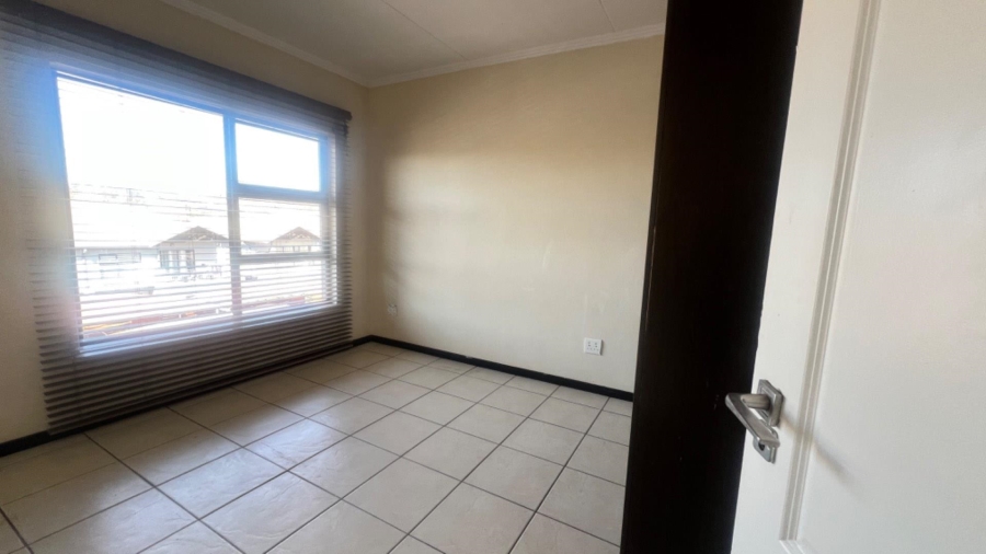 2 Bedroom Property for Sale in Glenanda Gauteng