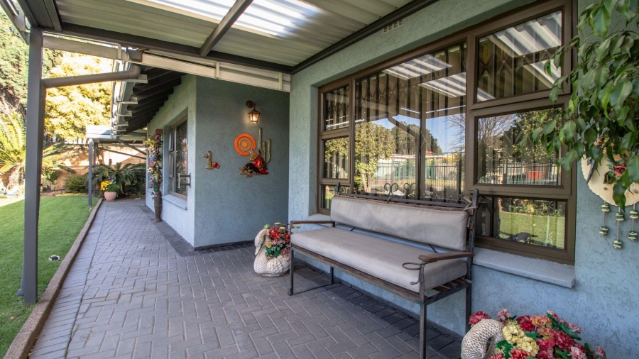 4 Bedroom Property for Sale in Farrarmere Gauteng
