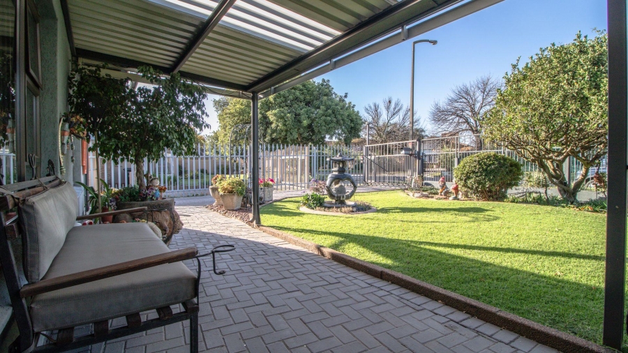 4 Bedroom Property for Sale in Farrarmere Gauteng