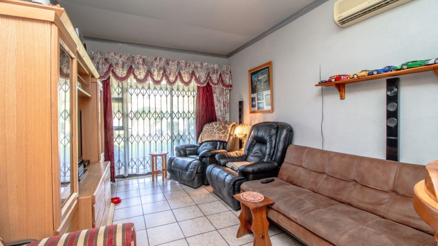 4 Bedroom Property for Sale in Farrarmere Gauteng