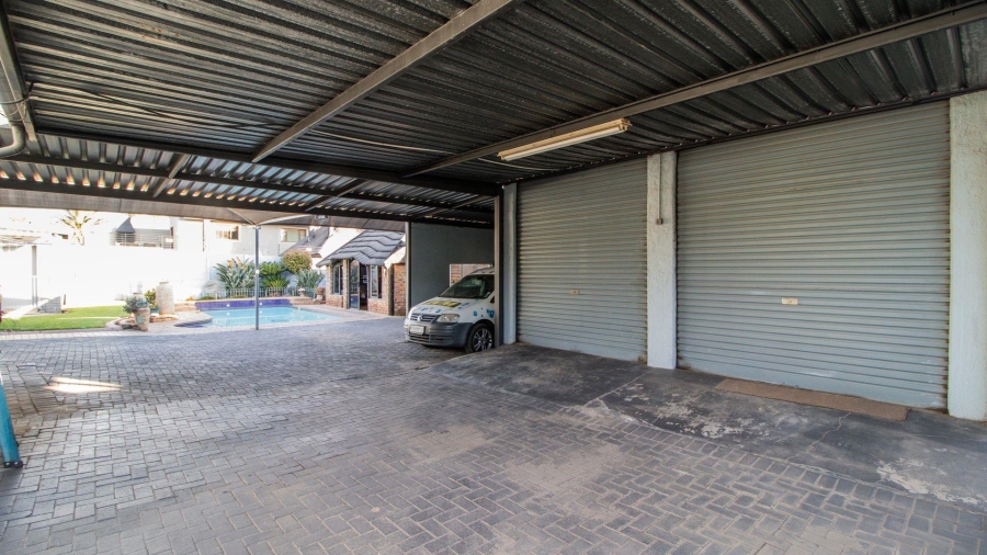 4 Bedroom Property for Sale in Farrarmere Gauteng