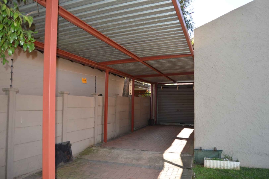 4 Bedroom Property for Sale in Brackendowns Gauteng