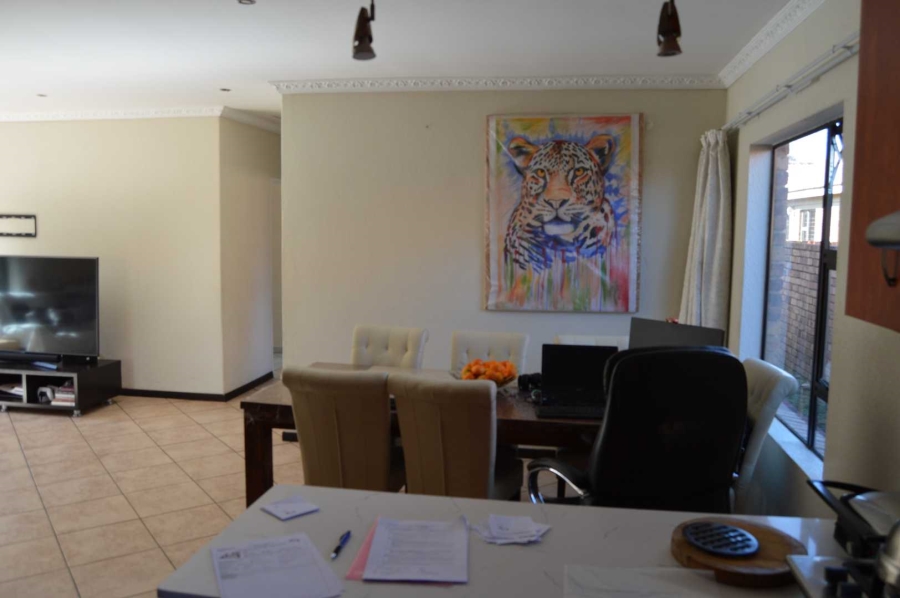 2 Bedroom Property for Sale in Albertsdal Gauteng