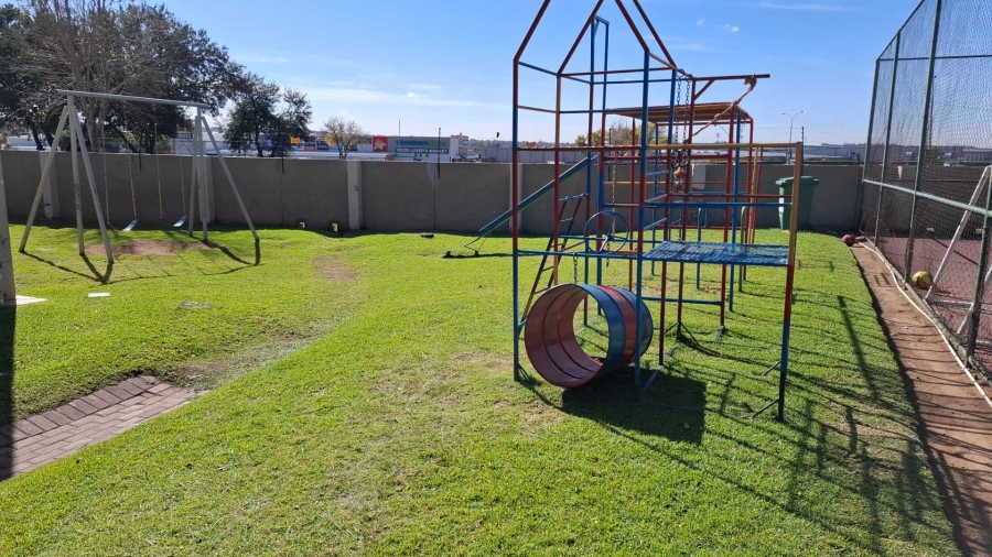 2 Bedroom Property for Sale in New Market Gauteng