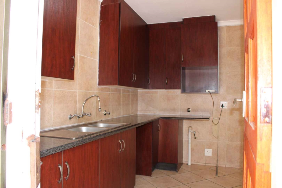 2 Bedroom Property for Sale in Albertsdal Gauteng