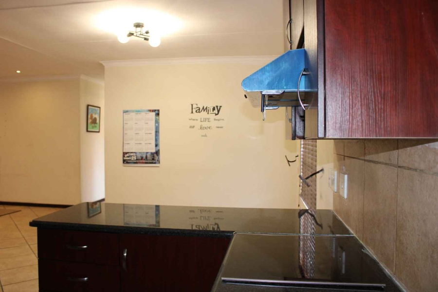 2 Bedroom Property for Sale in Albertsdal Gauteng