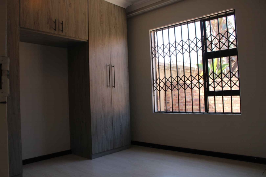 2 Bedroom Property for Sale in Albertsdal Gauteng