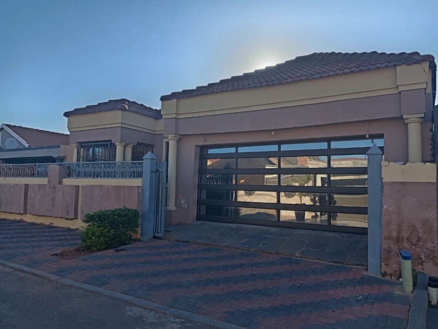 4 Bedroom Property for Sale in Mahube Valley Gauteng