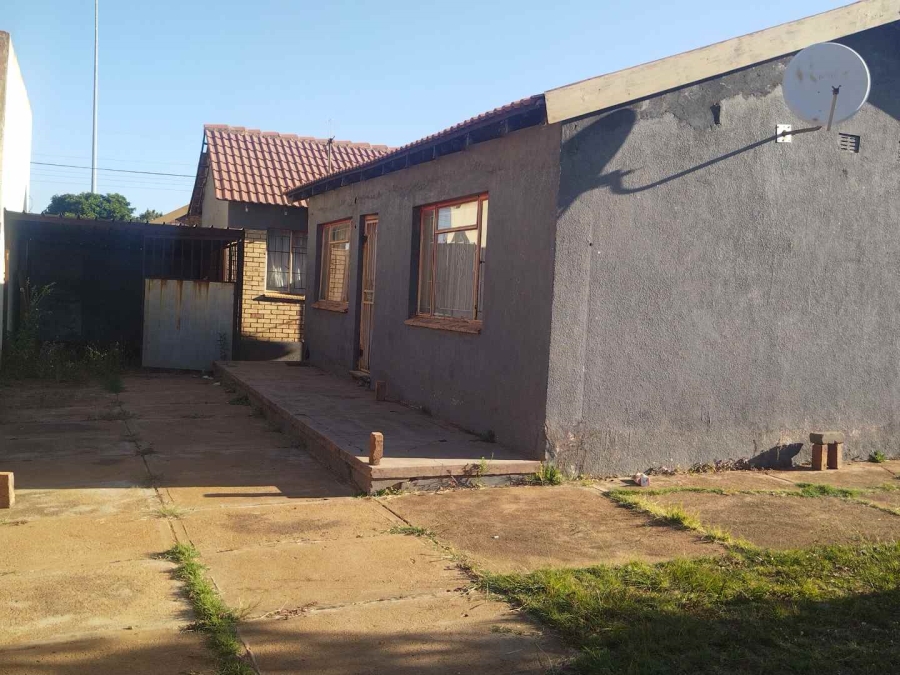 2 Bedroom Property for Sale in Soshanguve L Gauteng