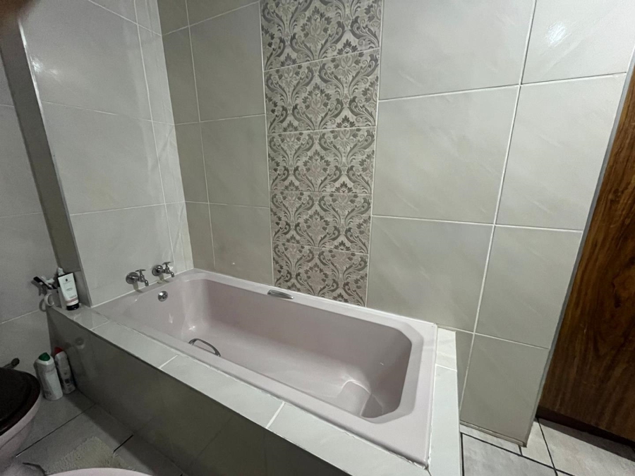 3 Bedroom Property for Sale in Vosloorus Gauteng