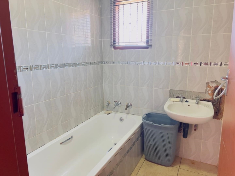 3 Bedroom Property for Sale in Mabopane Gauteng
