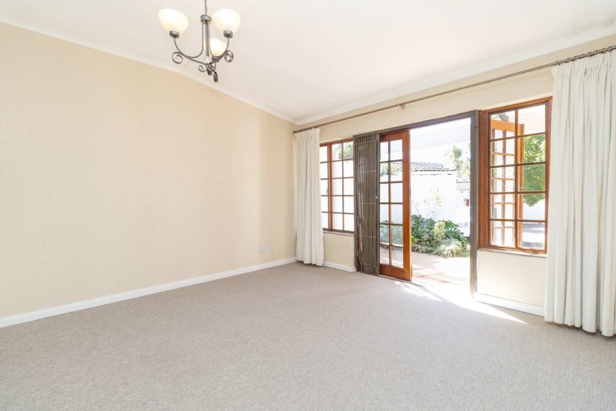 1 Bedroom Property for Sale in Bryanston Gauteng
