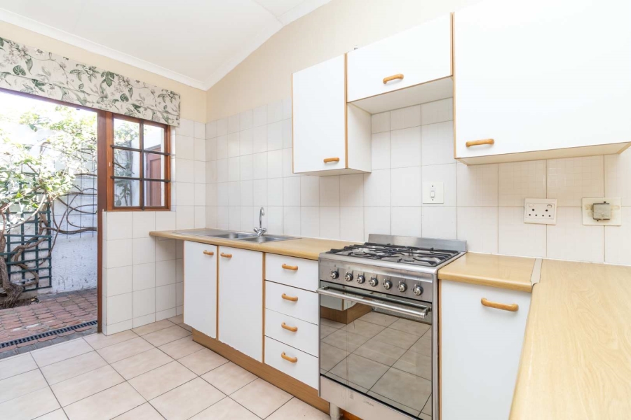 1 Bedroom Property for Sale in Bryanston Gauteng