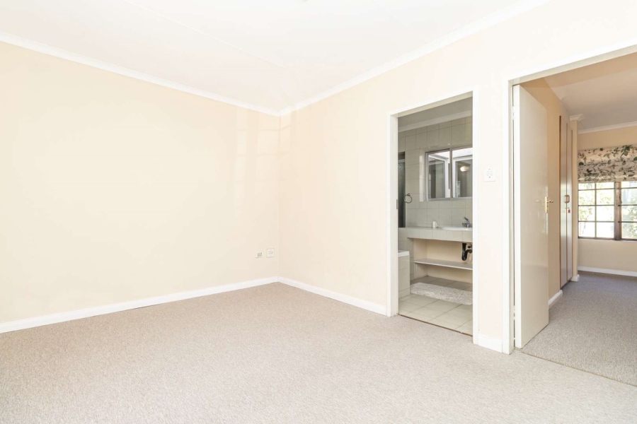 1 Bedroom Property for Sale in Bryanston Gauteng