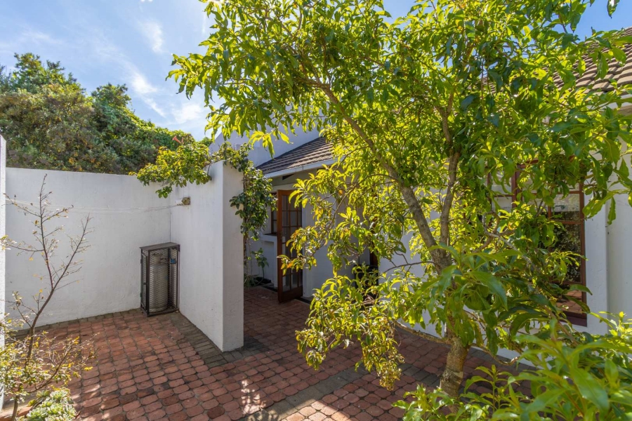 1 Bedroom Property for Sale in Bryanston Gauteng