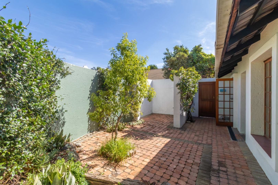 1 Bedroom Property for Sale in Bryanston Gauteng