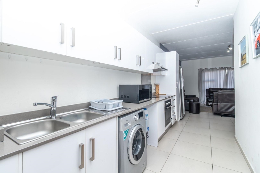 2 Bedroom Property for Sale in North Riding Gauteng