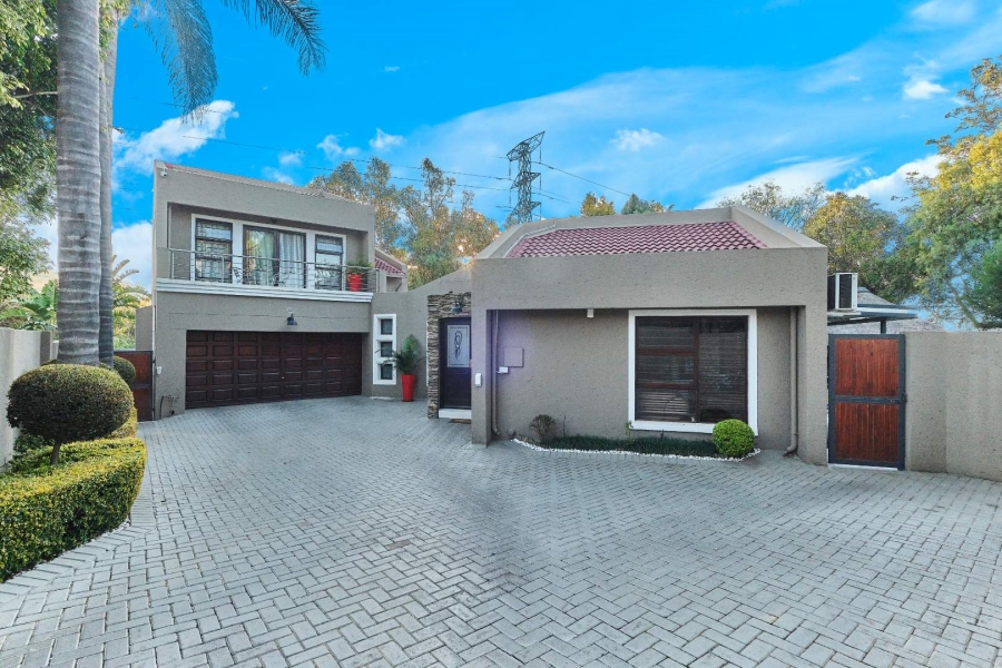 4 Bedroom Property for Sale in Little Falls Gauteng