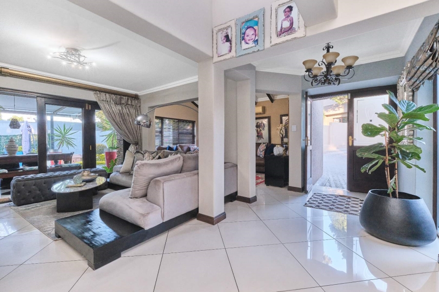 4 Bedroom Property for Sale in Little Falls Gauteng