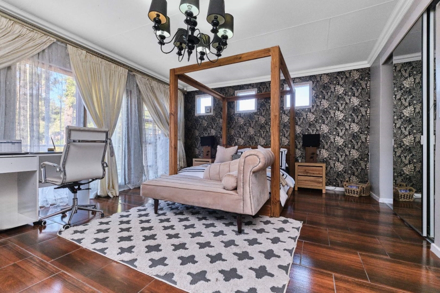 4 Bedroom Property for Sale in Little Falls Gauteng