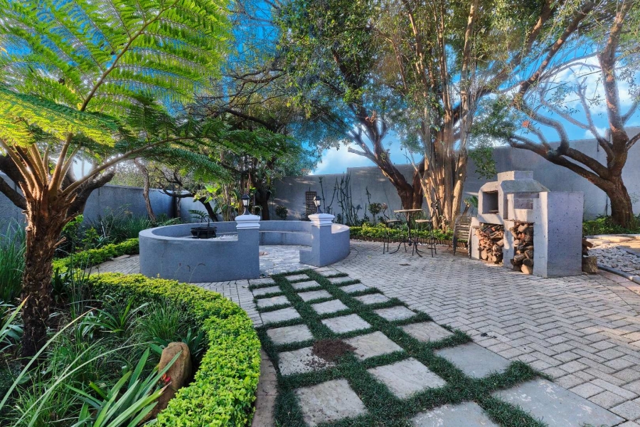 4 Bedroom Property for Sale in Little Falls Gauteng