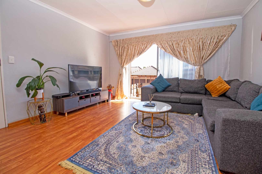 2 Bedroom Property for Sale in Wilgeheuwel Gauteng