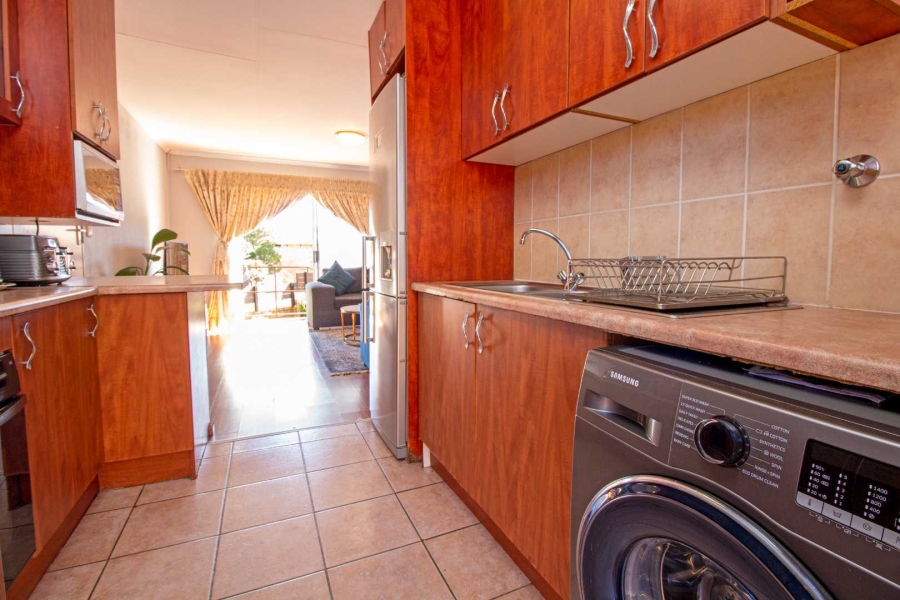 2 Bedroom Property for Sale in Wilgeheuwel Gauteng
