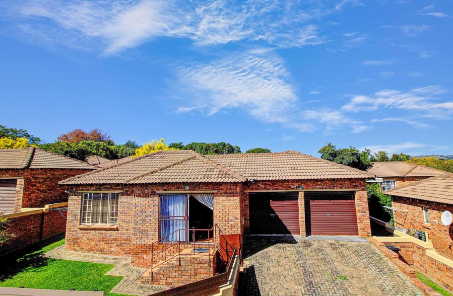 2 Bedroom Property for Sale in Wilgeheuwel Gauteng