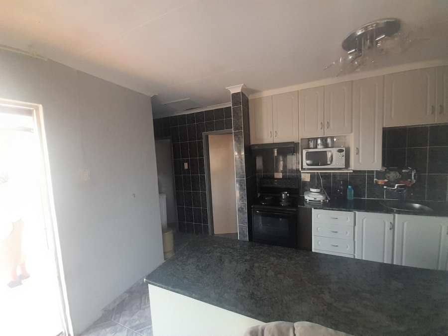 4 Bedroom Property for Sale in Mabopane Unit X Gauteng