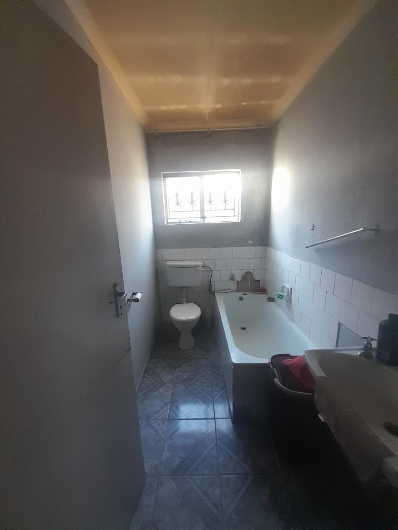 4 Bedroom Property for Sale in Mabopane Unit X Gauteng