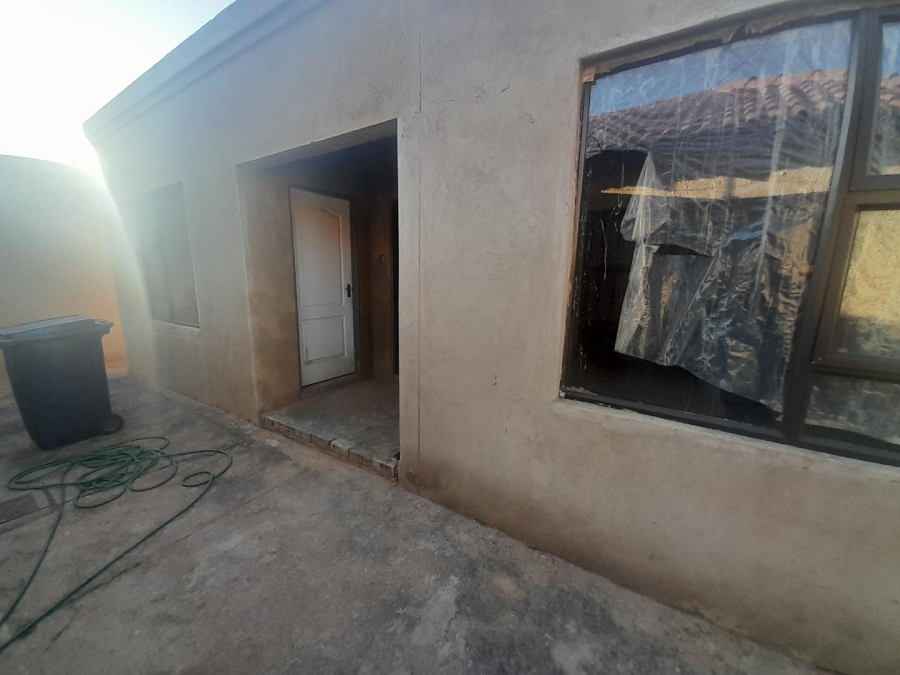 4 Bedroom Property for Sale in Mabopane Unit X Gauteng