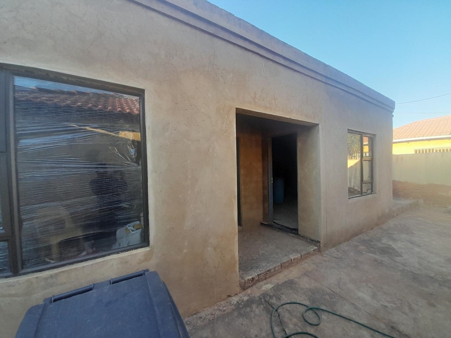 4 Bedroom Property for Sale in Mabopane Unit X Gauteng