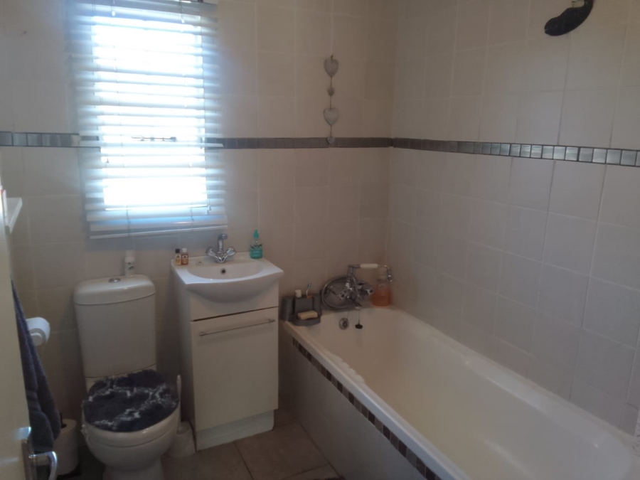 2 Bedroom Property for Sale in Meyersdal Gauteng