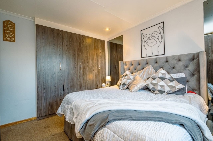 3 Bedroom Property for Sale in Florida Park Gauteng