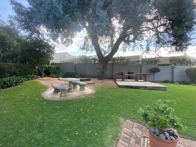 To Let 2 Bedroom Property for Rent in Magaliessig Gauteng