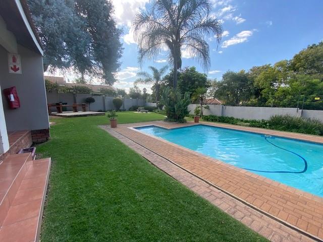 To Let 2 Bedroom Property for Rent in Magaliessig Gauteng
