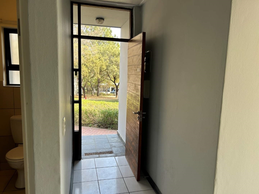 To Let 2 Bedroom Property for Rent in Jackal Creek Golf Estate Gauteng